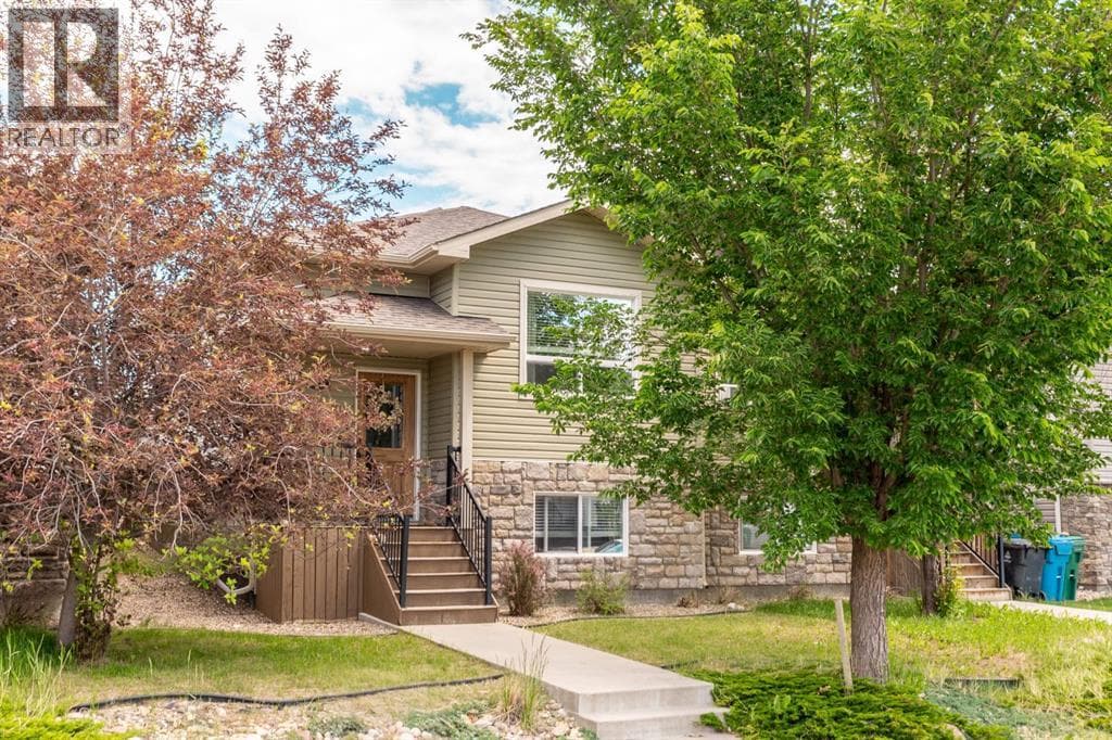 113 Mount Sundial Court W