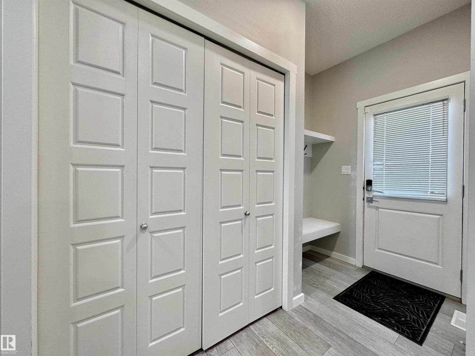 302 BALSAM LI — photo 2