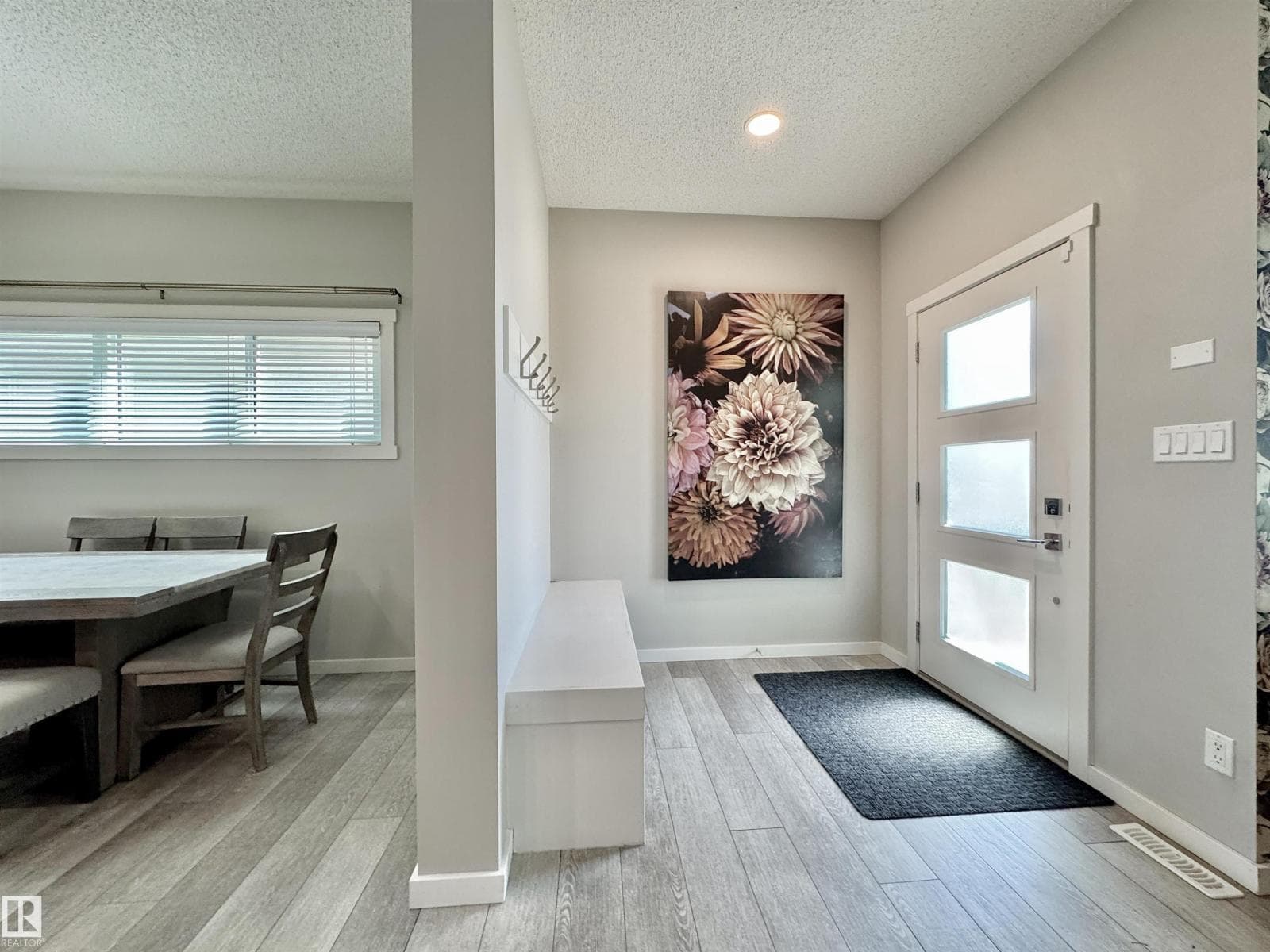 302 BALSAM LI — photo 3