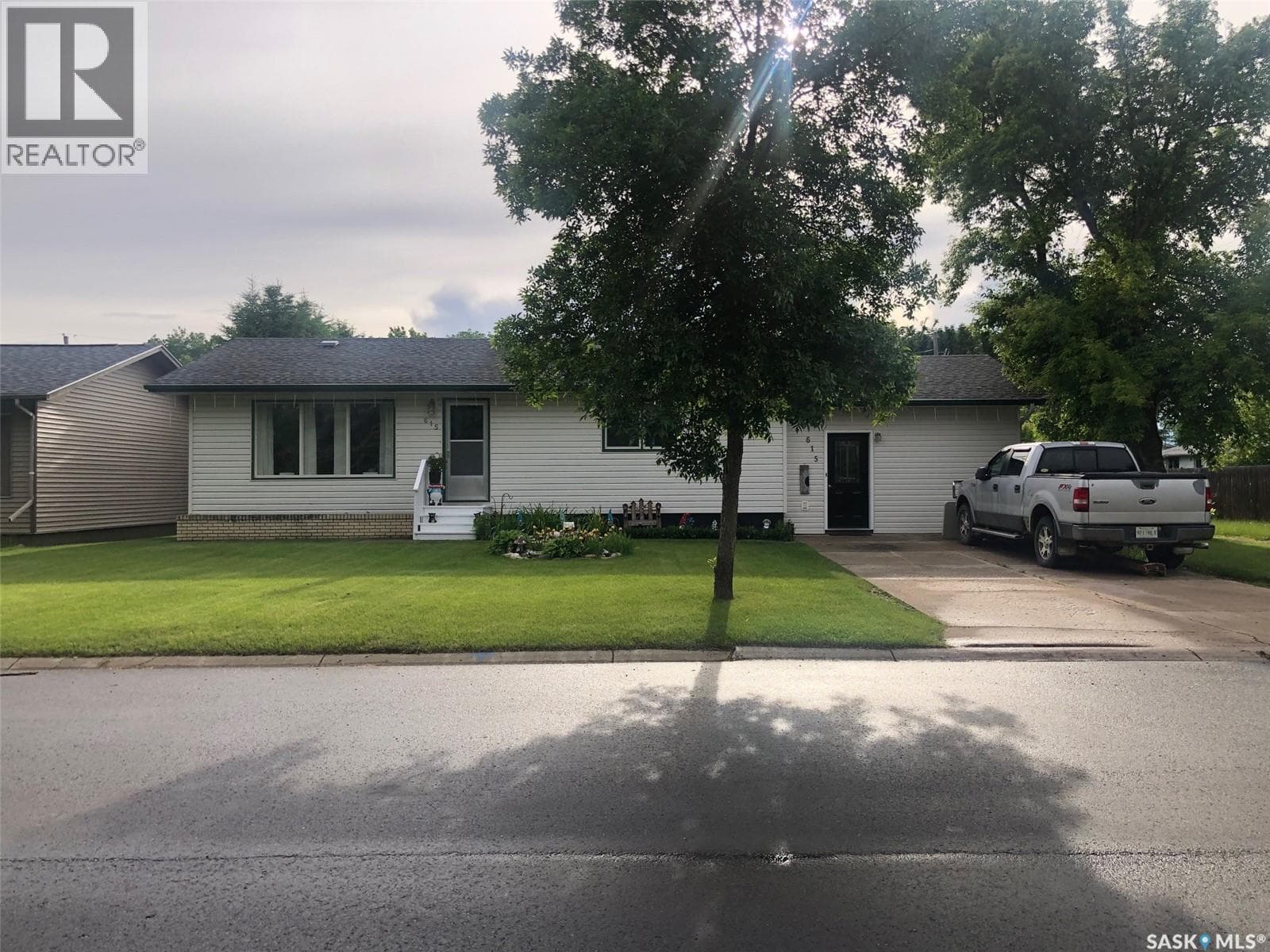 615 Mary STREET — photo 3