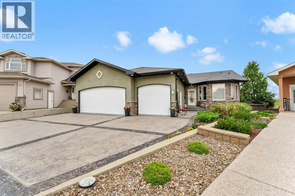 28 Sierra Close SW — photo 2