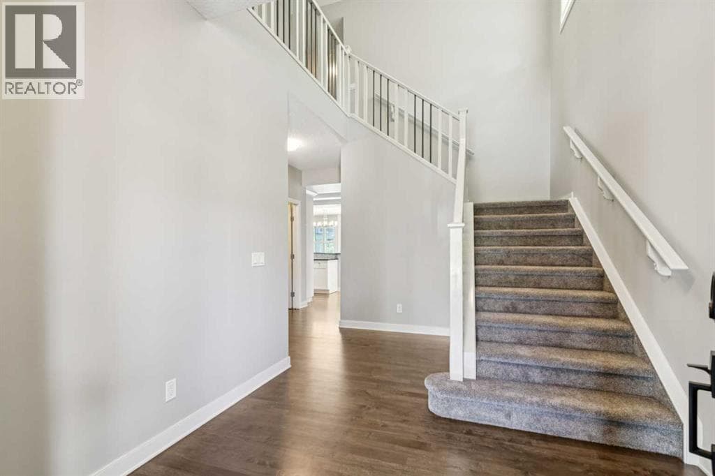 109 Mahogany Place SE — photo 2