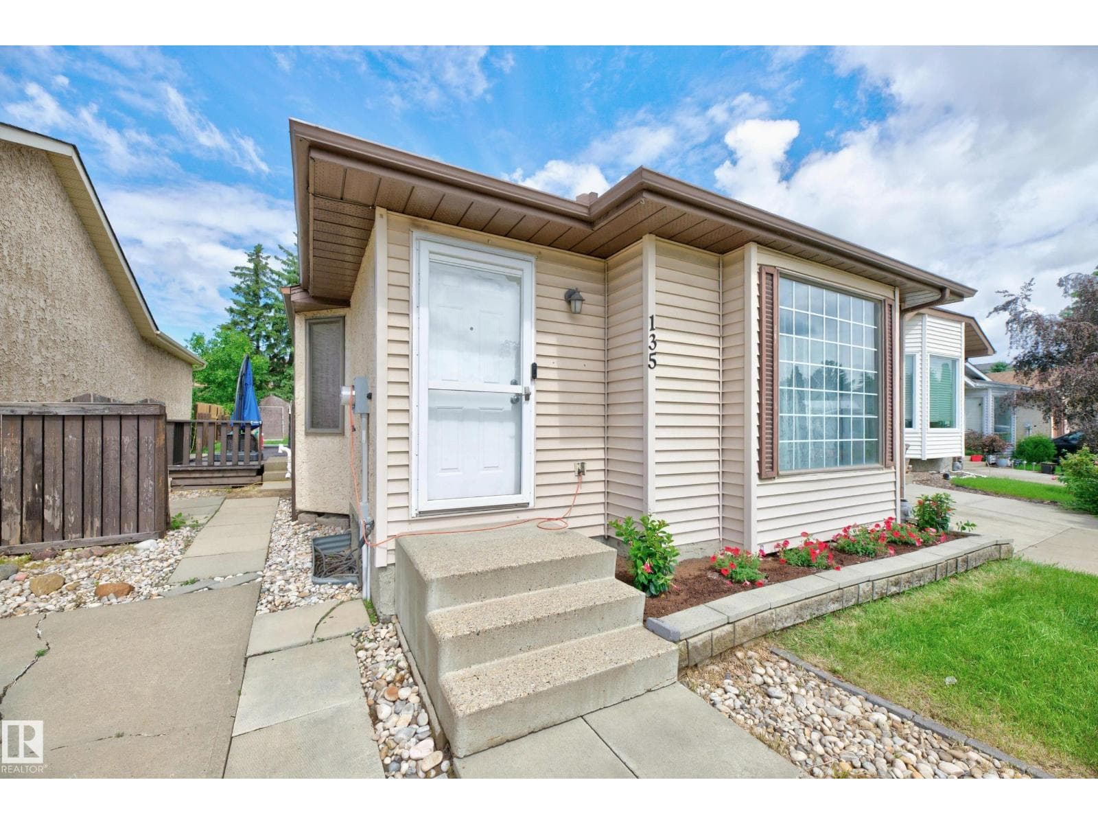 135 Hyndman CR NW — photo 3