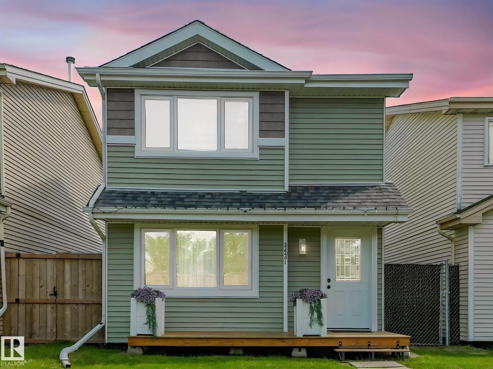 5421 22 AV NW