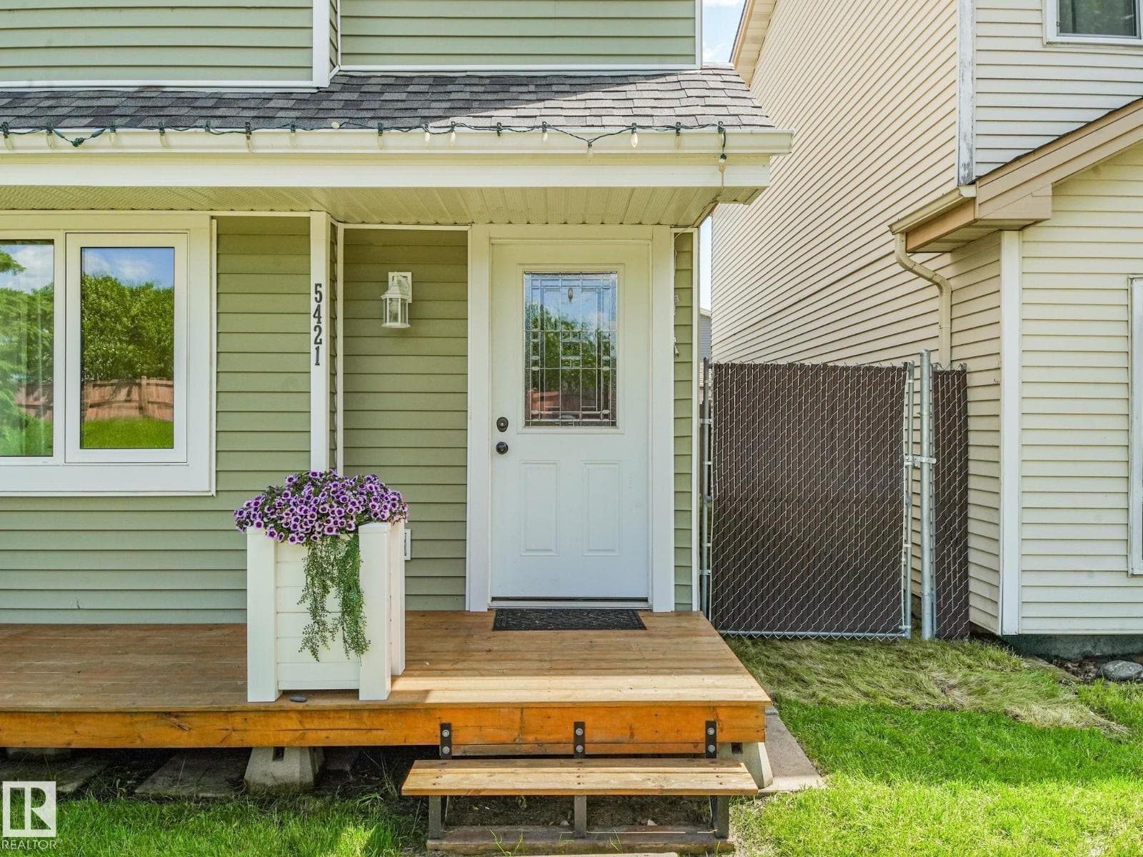5421 22 AV NW — photo 3