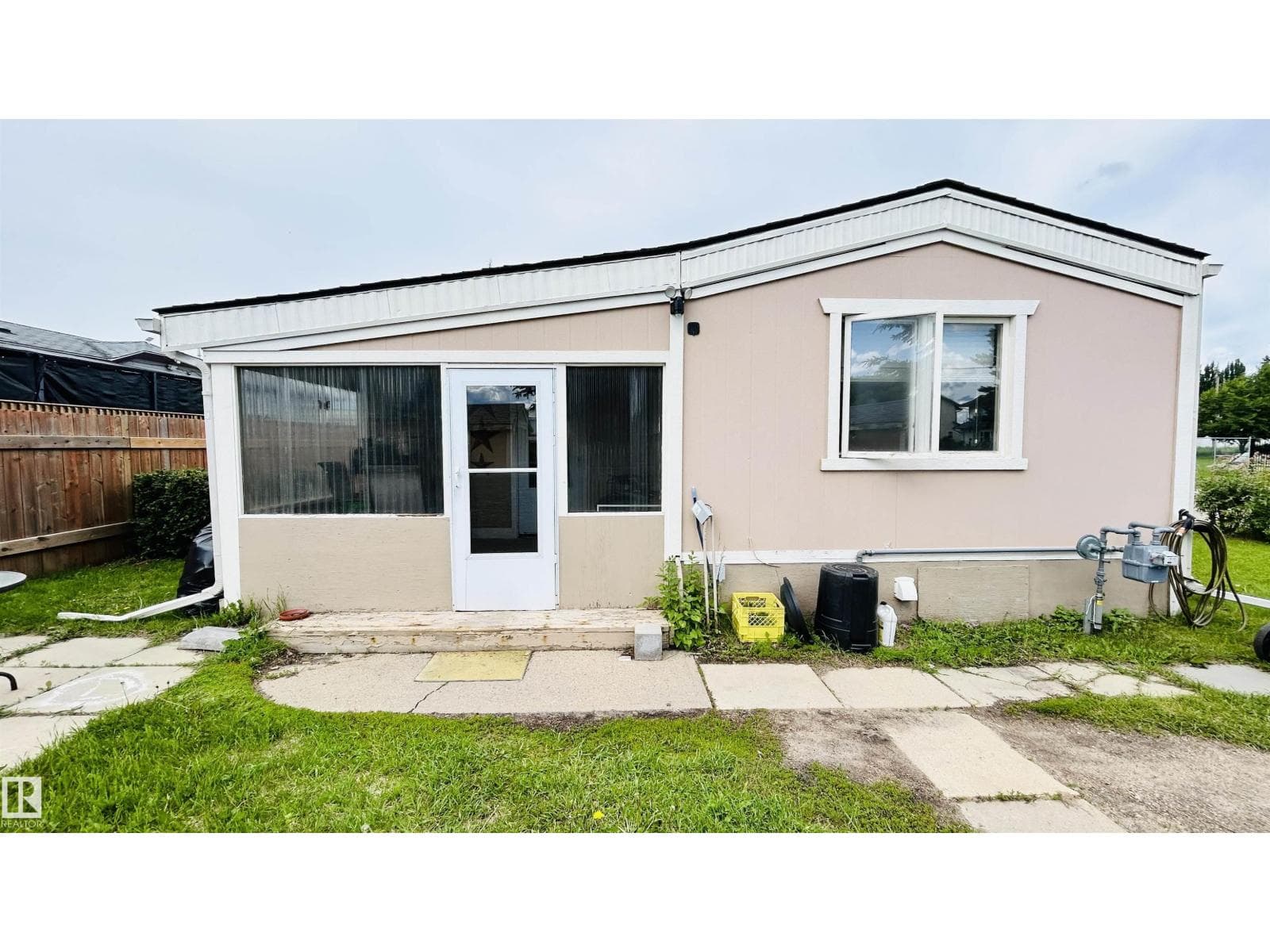4811 43 ST — photo 3