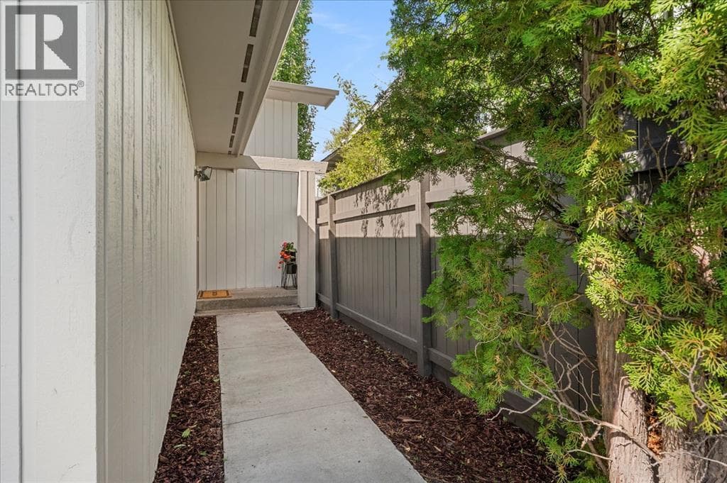 24 Midglen Drive SE — photo 3