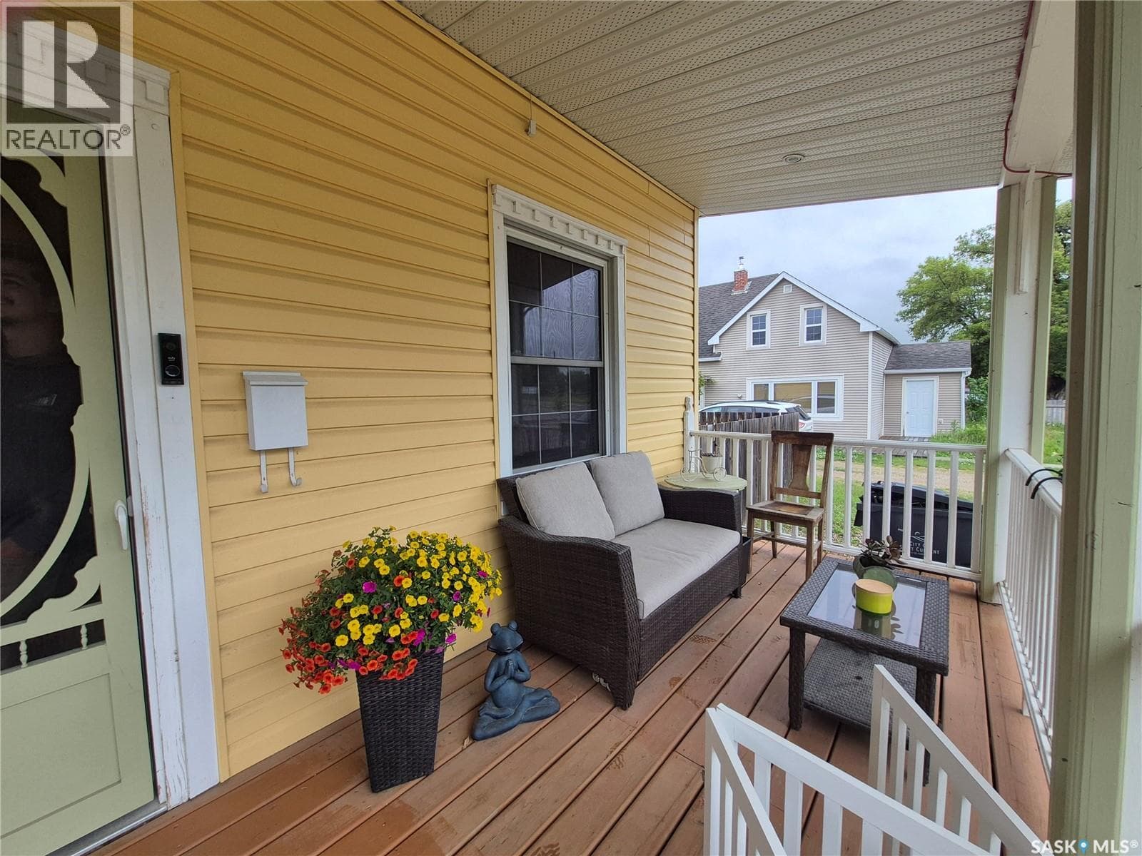 476 9th AVENUE NE — photo 3