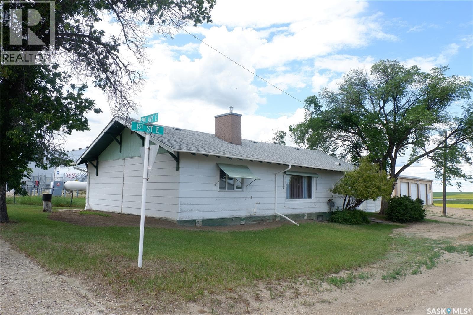 48 2nd AVENUE E — photo 4
