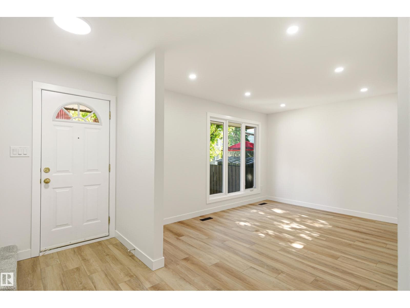 18217 84 AV NW NW — photo 4