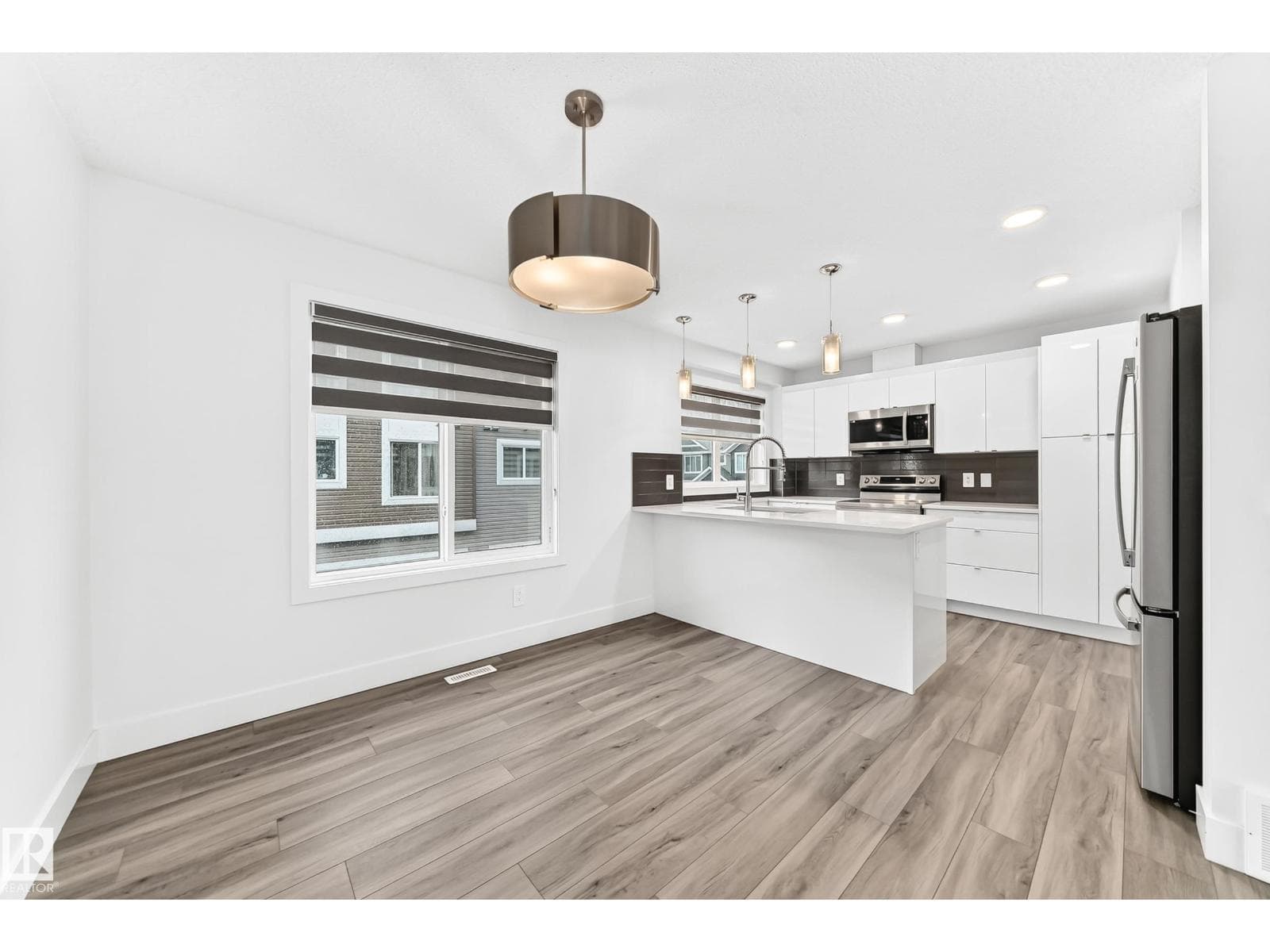 #17 4137 76 ST NW — photo 4