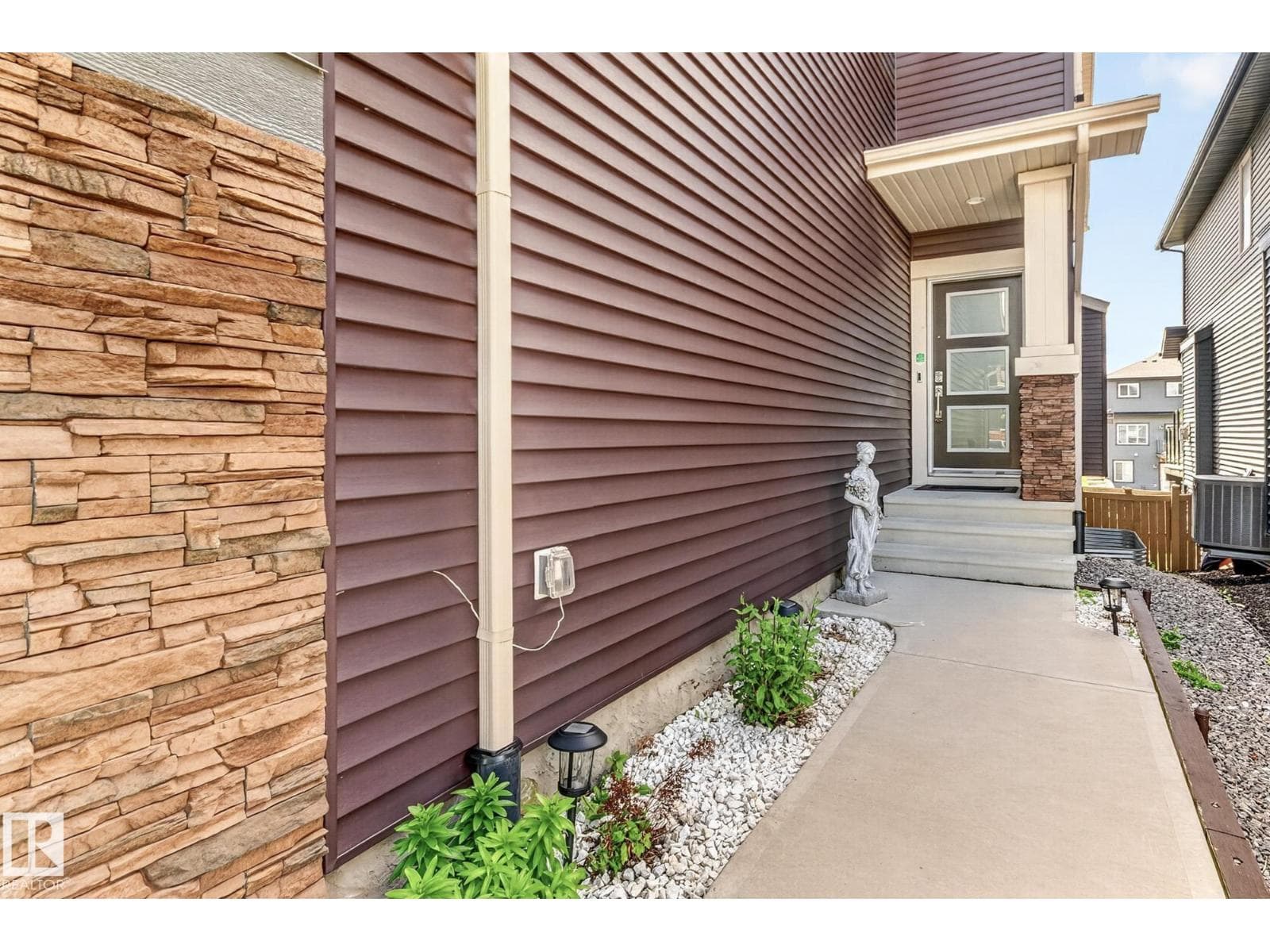 2534 WONNACOTT LO SW — photo 2