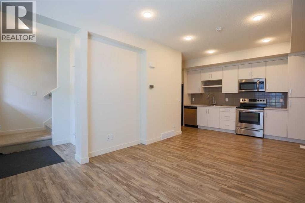 5104, 100 Walgrove Court SE — photo 5