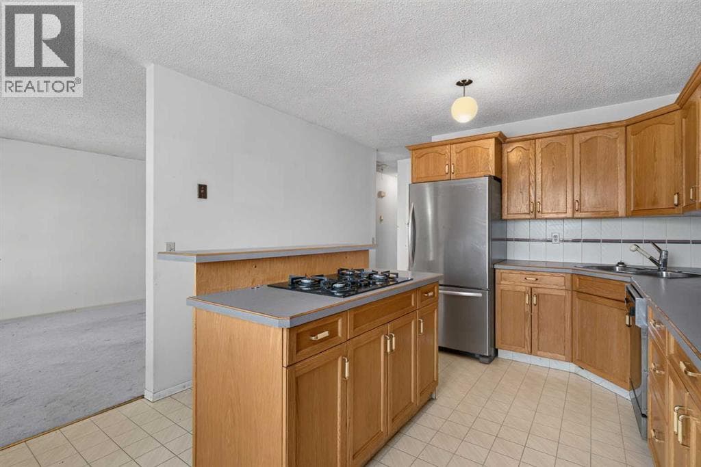 3 bed 1 bath single family at 359 Maitland Crescent NE — $449,900 — photo 8