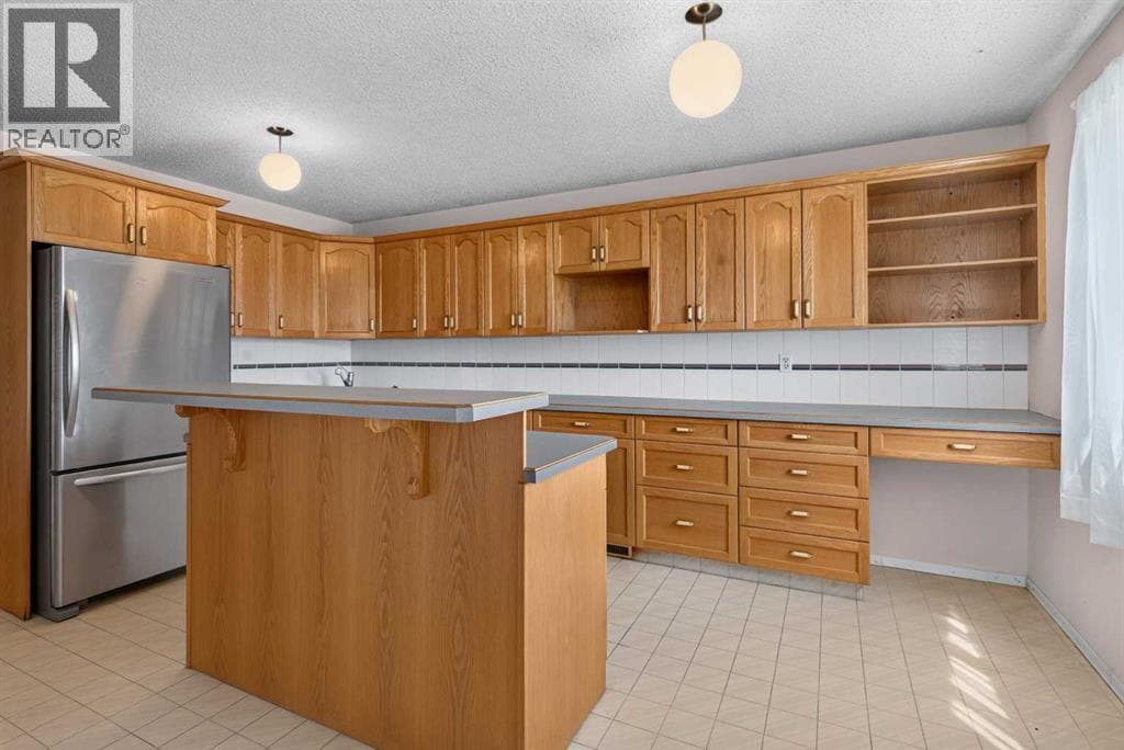 3 bed 1 bath single family at 359 Maitland Crescent NE — $449,900 — photo 7