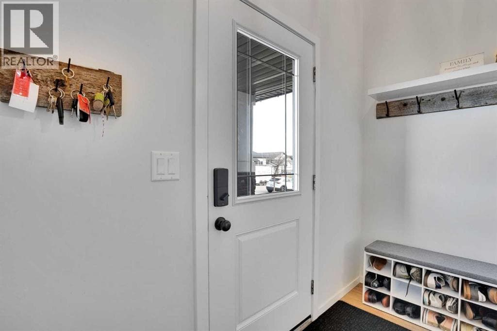 244 Thomlison Avenue — photo 2
