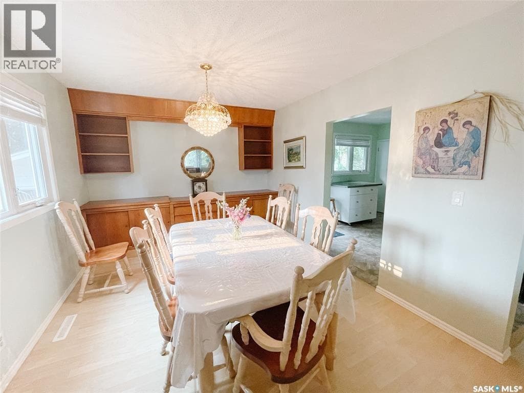 5 bed 2 bath single family at 1617 Ruth STREET E — $549,900 — photo 7