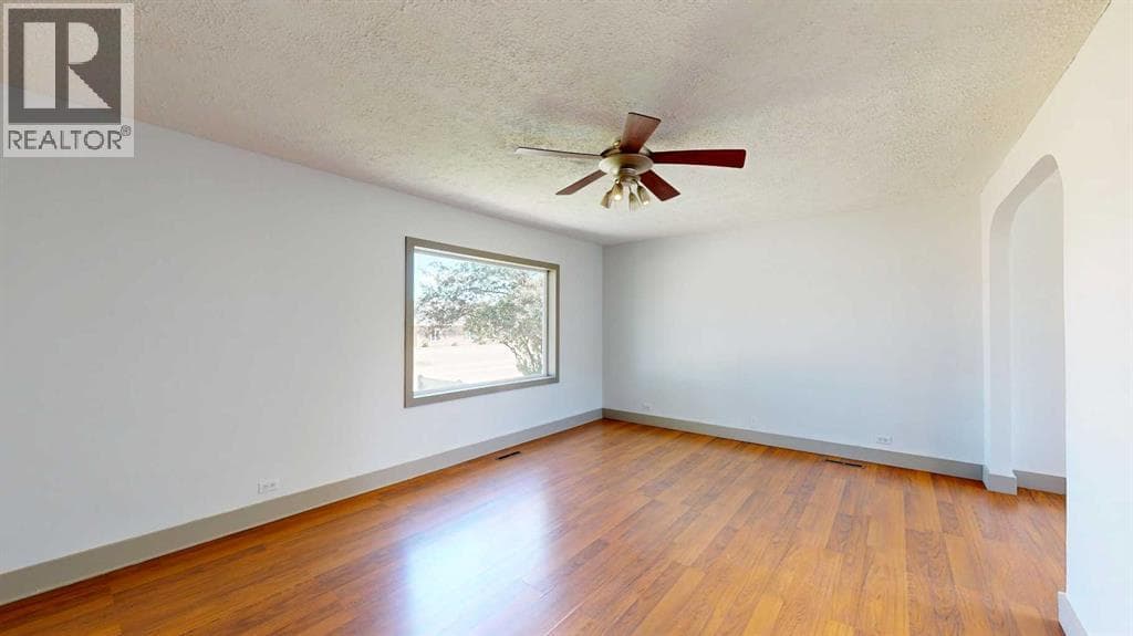 4707 51 Avenue — photo 3