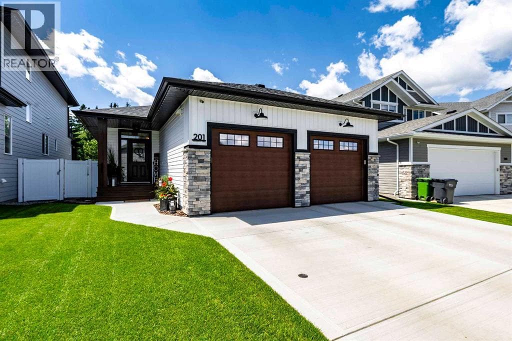 201 Thompson Crescent