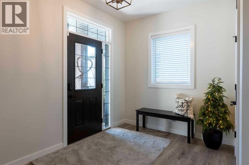 201 Thompson Crescent — photo 3