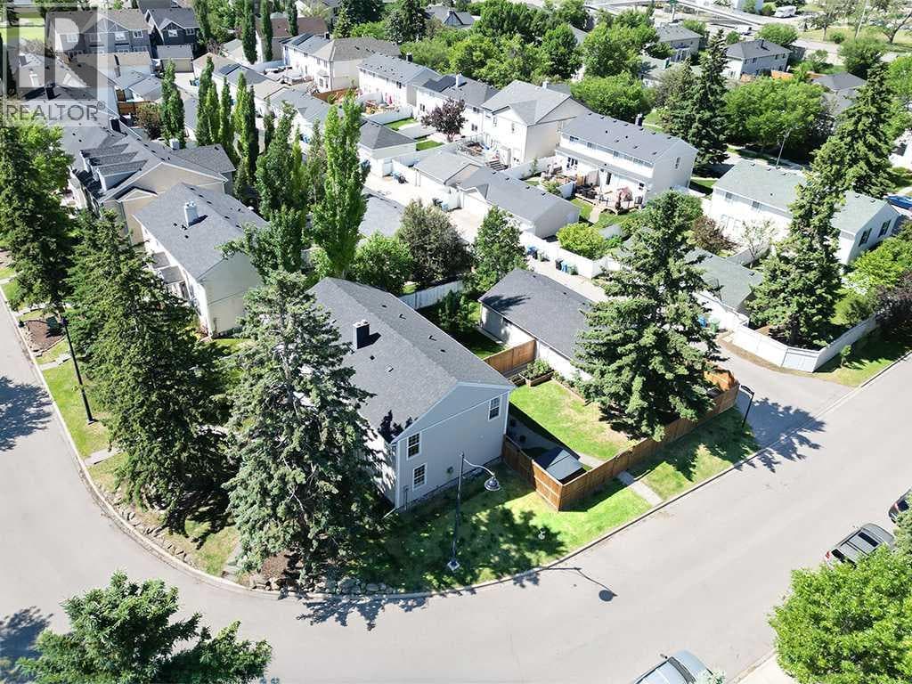 81 Somme Manor SW — photo 2