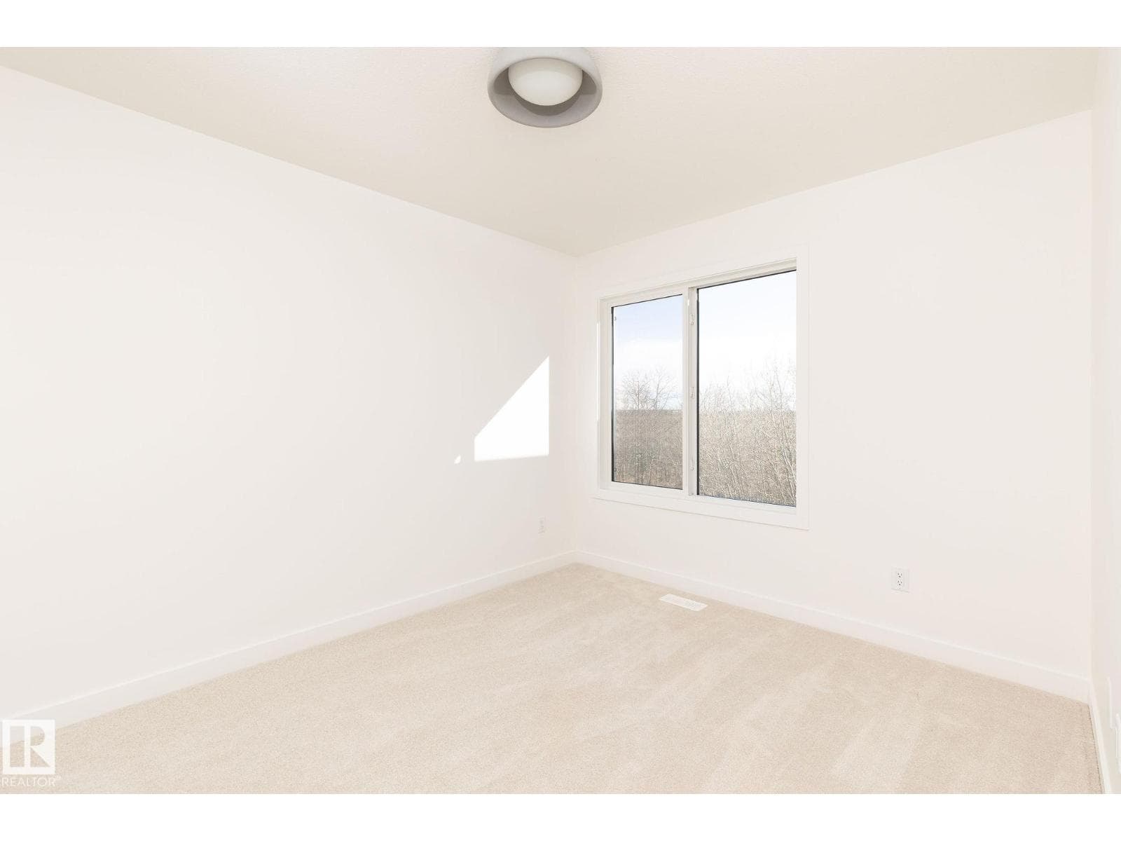 2627 62 ST SW — photo 4