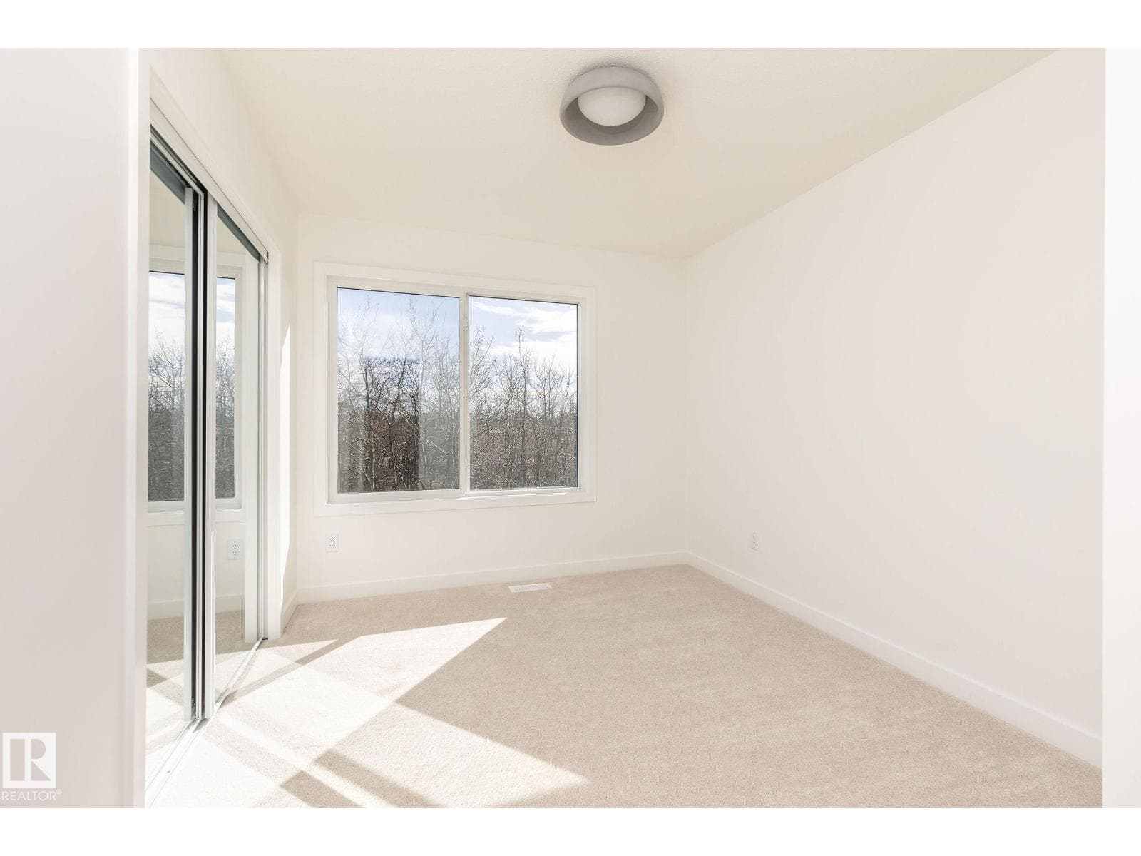 2627 62 ST SW — photo 3