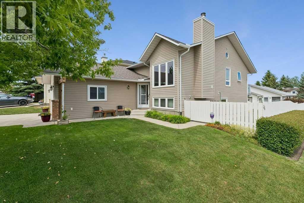 44 Macewan Ridge Gate NW — photo 2