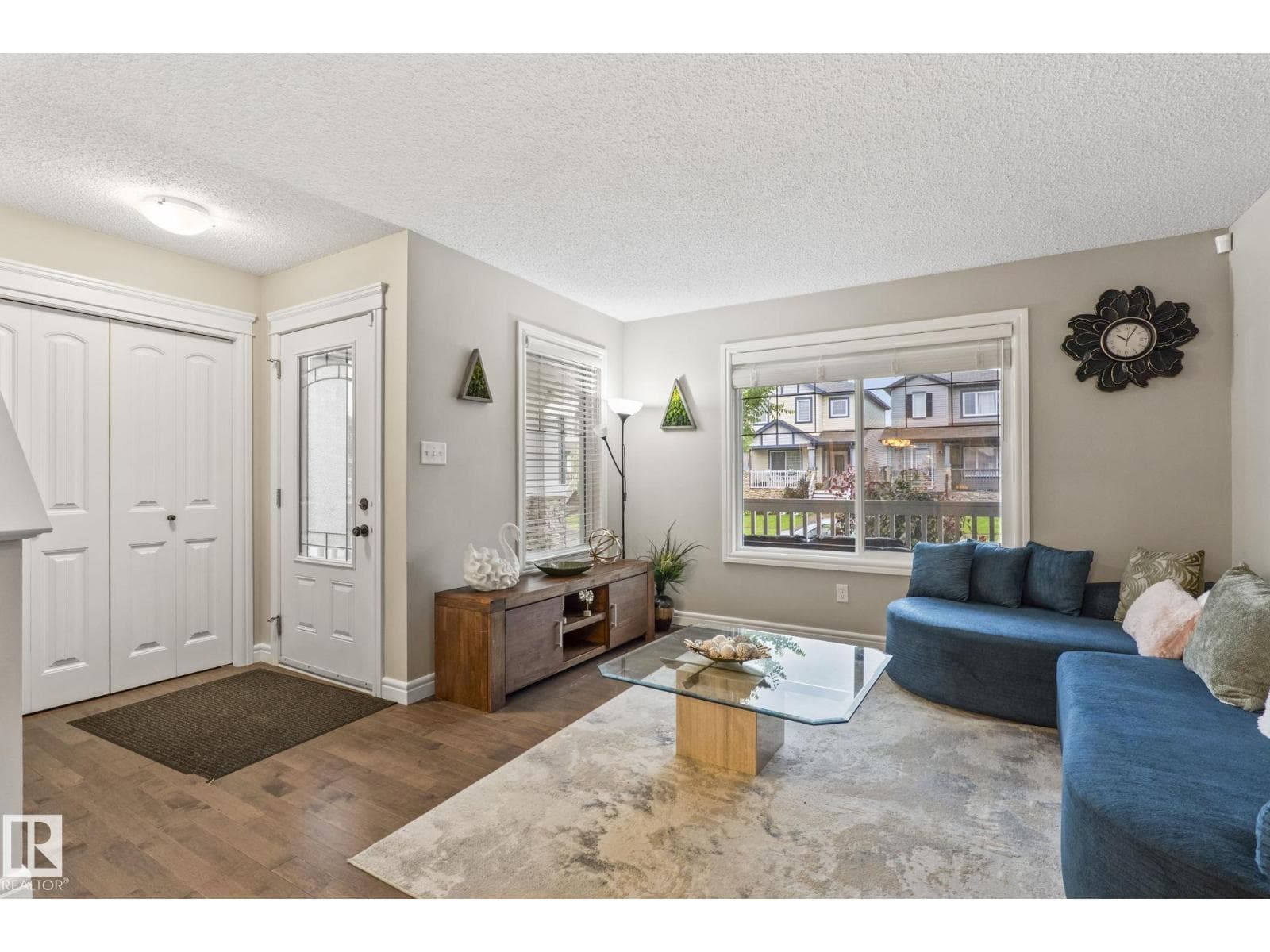 1542 33A ST NW NW — photo 4