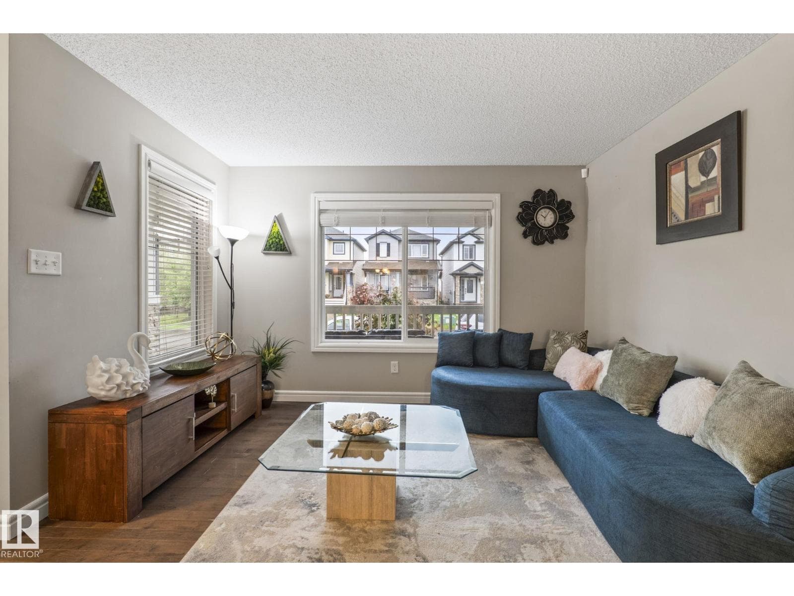 1542 33A ST NW NW — photo 5
