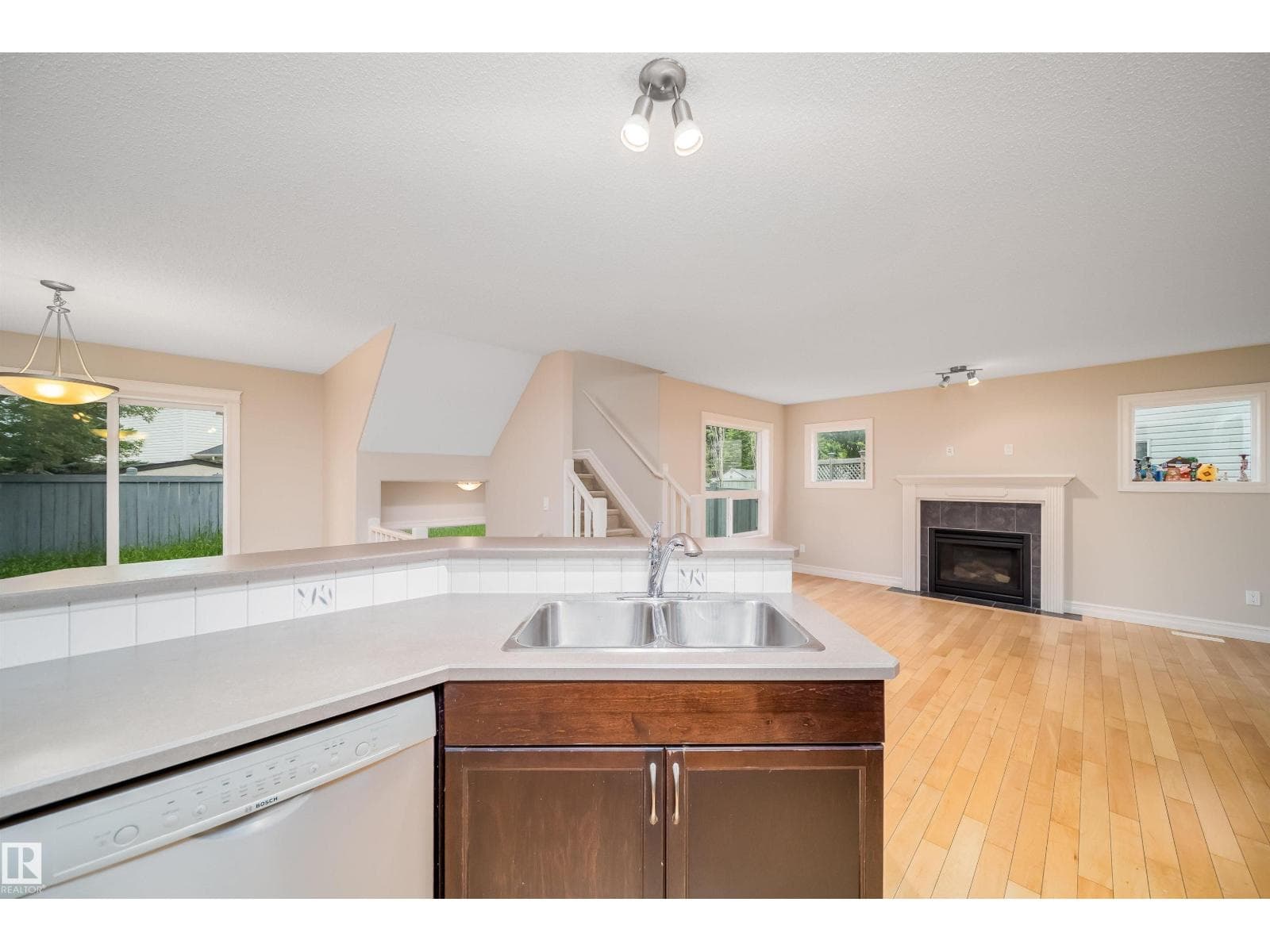 5 bed 4 bath single family at 11312 13 AVE SW SW — $610,000 — photo 10
