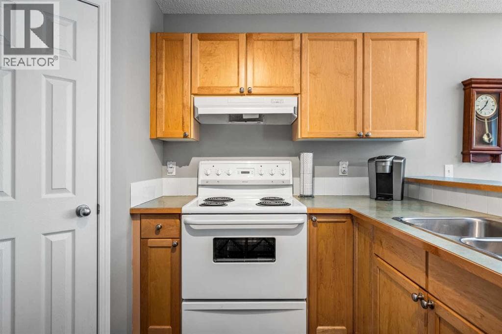3 bed 3 bath single family at 18 Hidden Creek Rise NW — $410,000 — photo 9