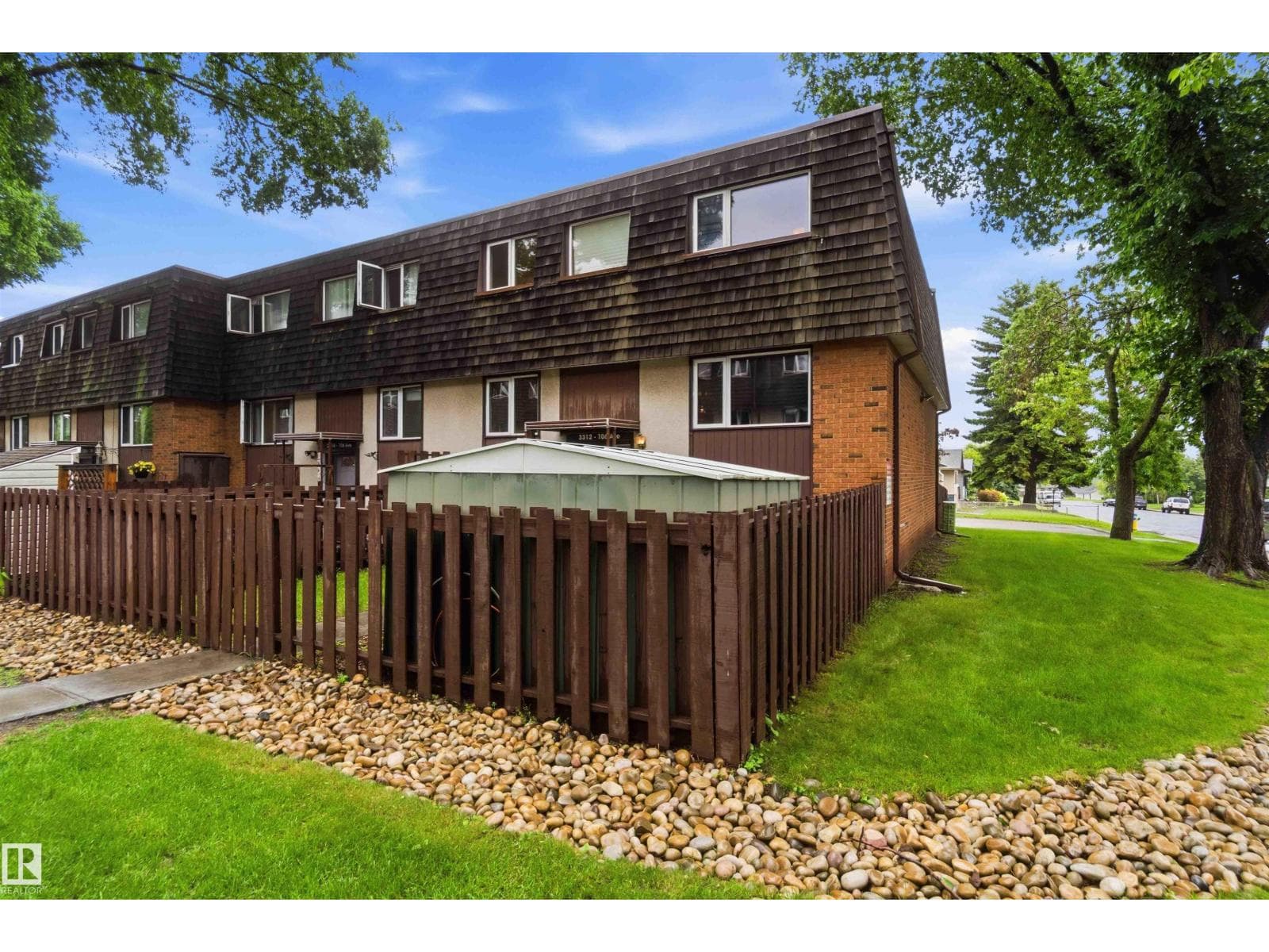 3312 106 AV NW