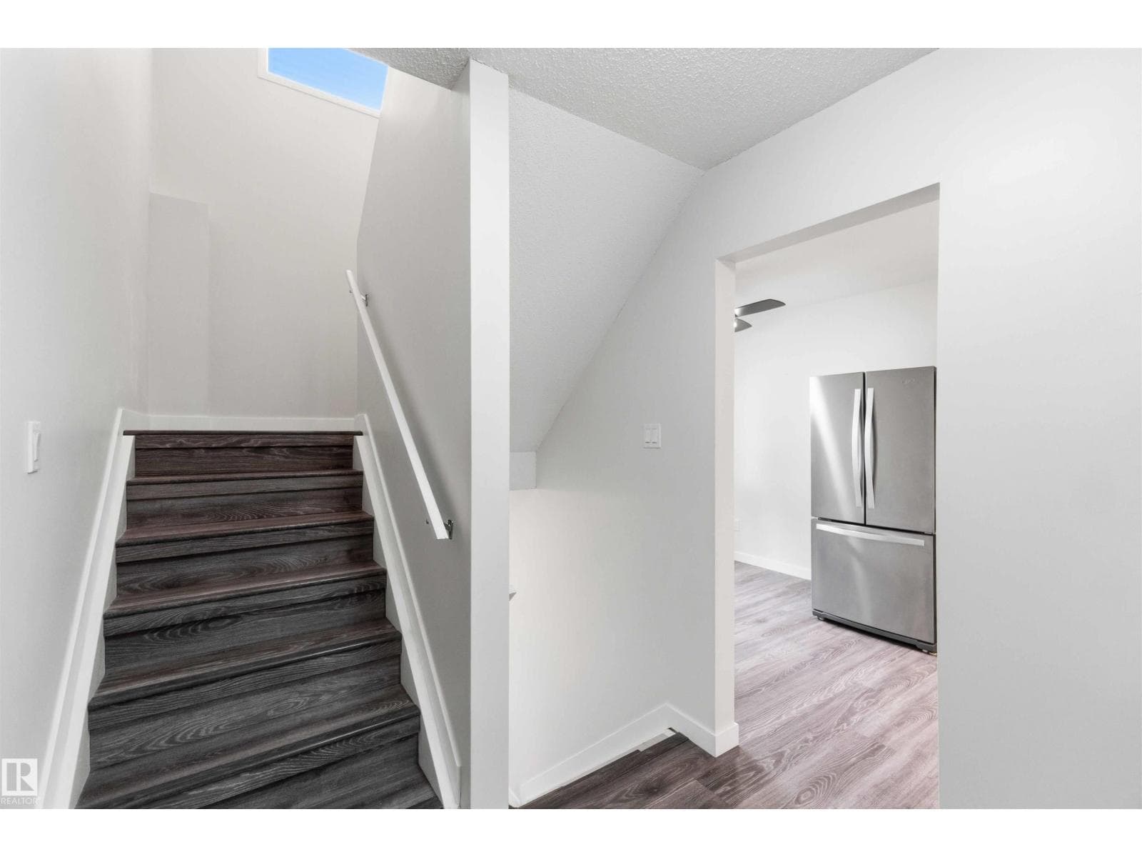 3312 106 AV NW — photo 4
