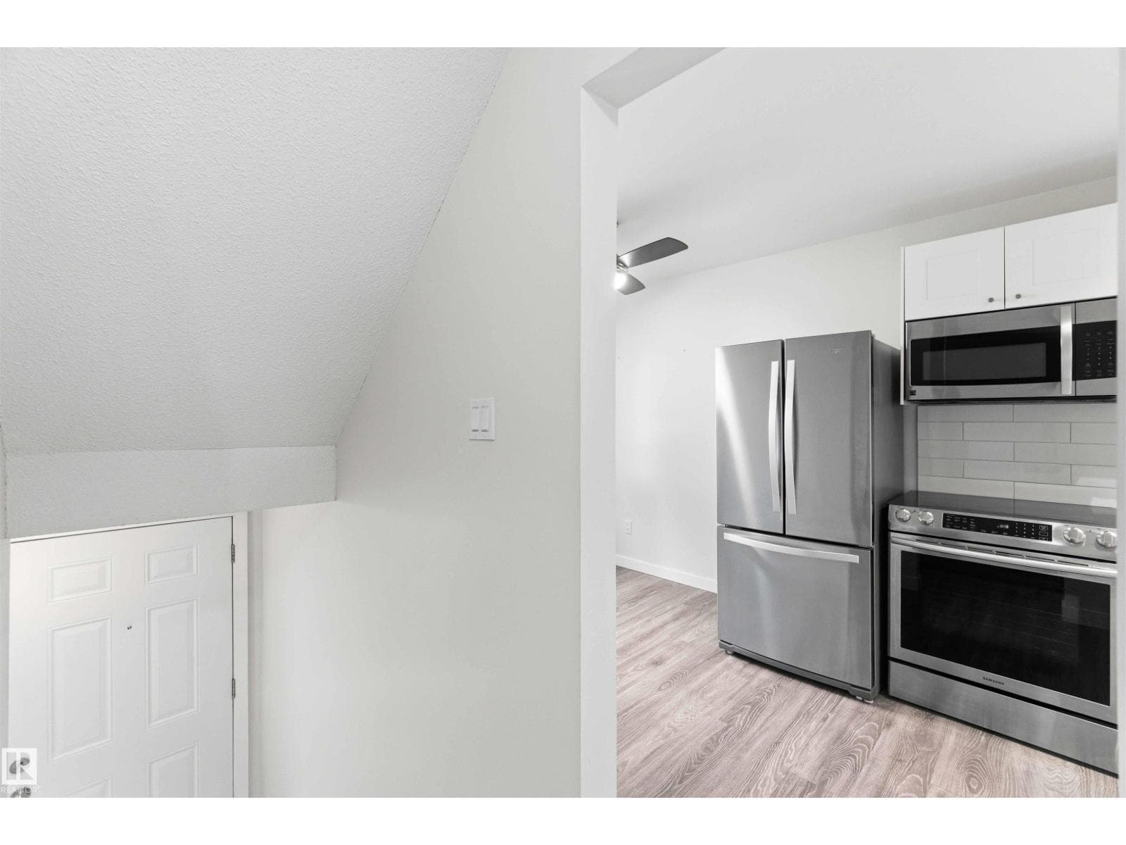 3312 106 AV NW — photo 5