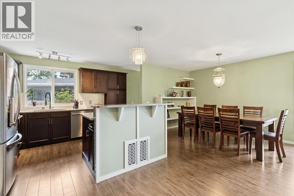 28 Cantrell Bay SW — photo 5