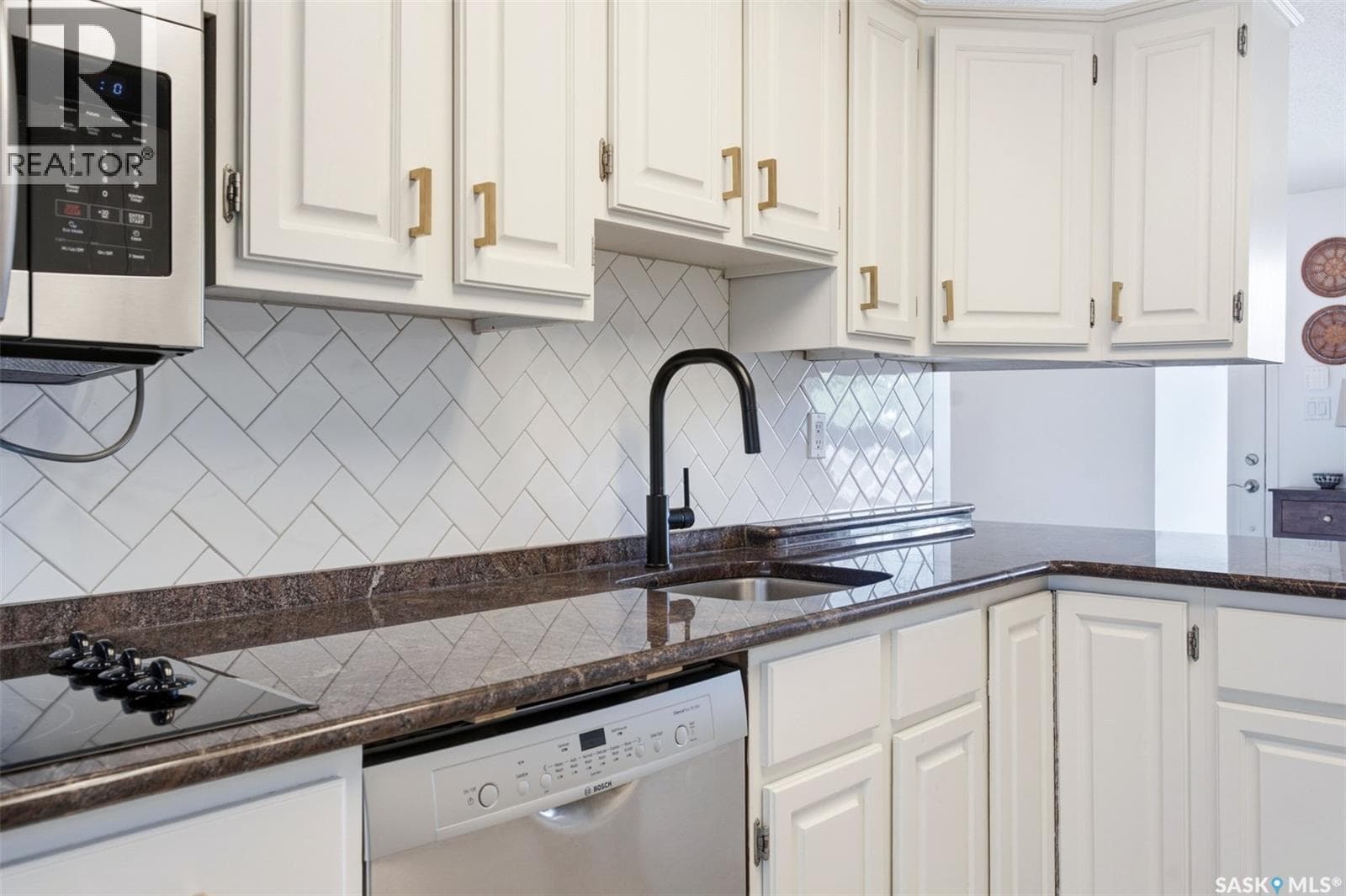 3 bed 2 bath single family at 50 Matheson PLACE — $399,900 — photo 9