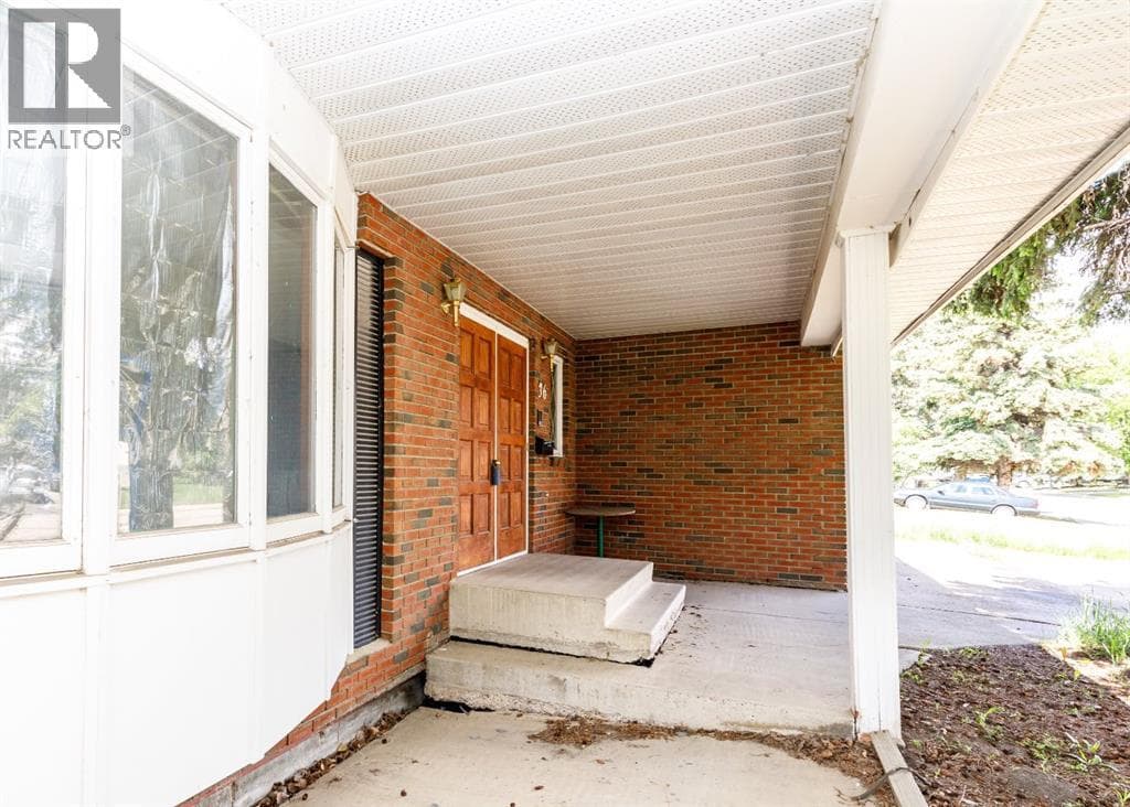 36 Asmundsen Avenue — photo 5