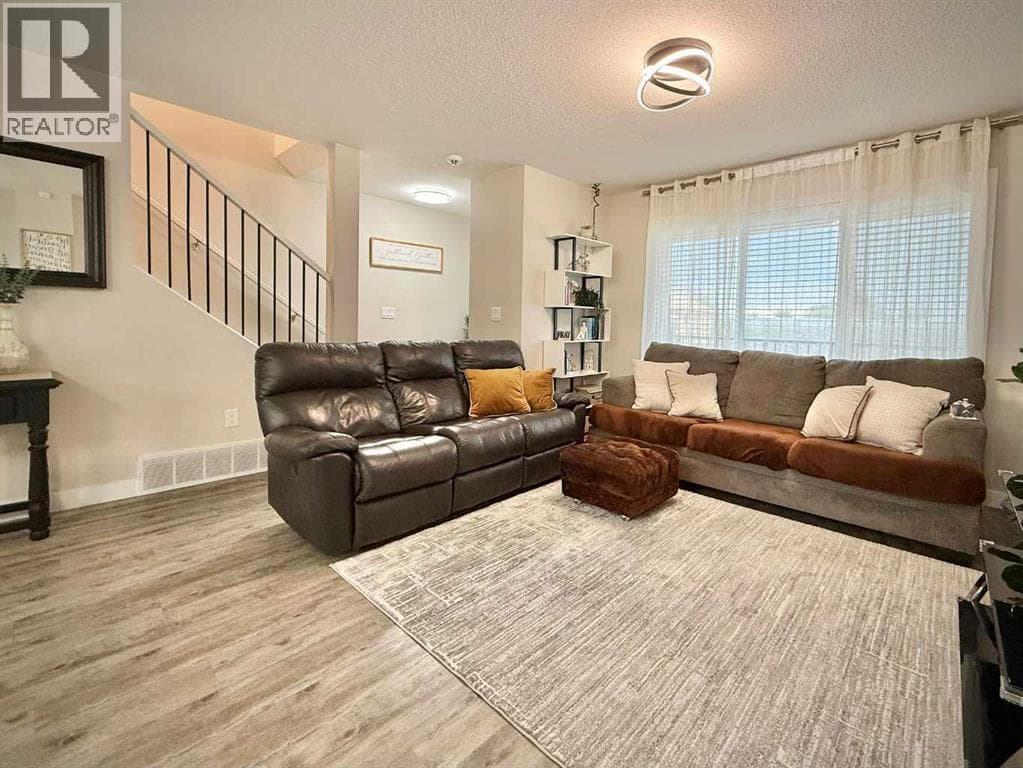 8408 101 Avenue — photo 3