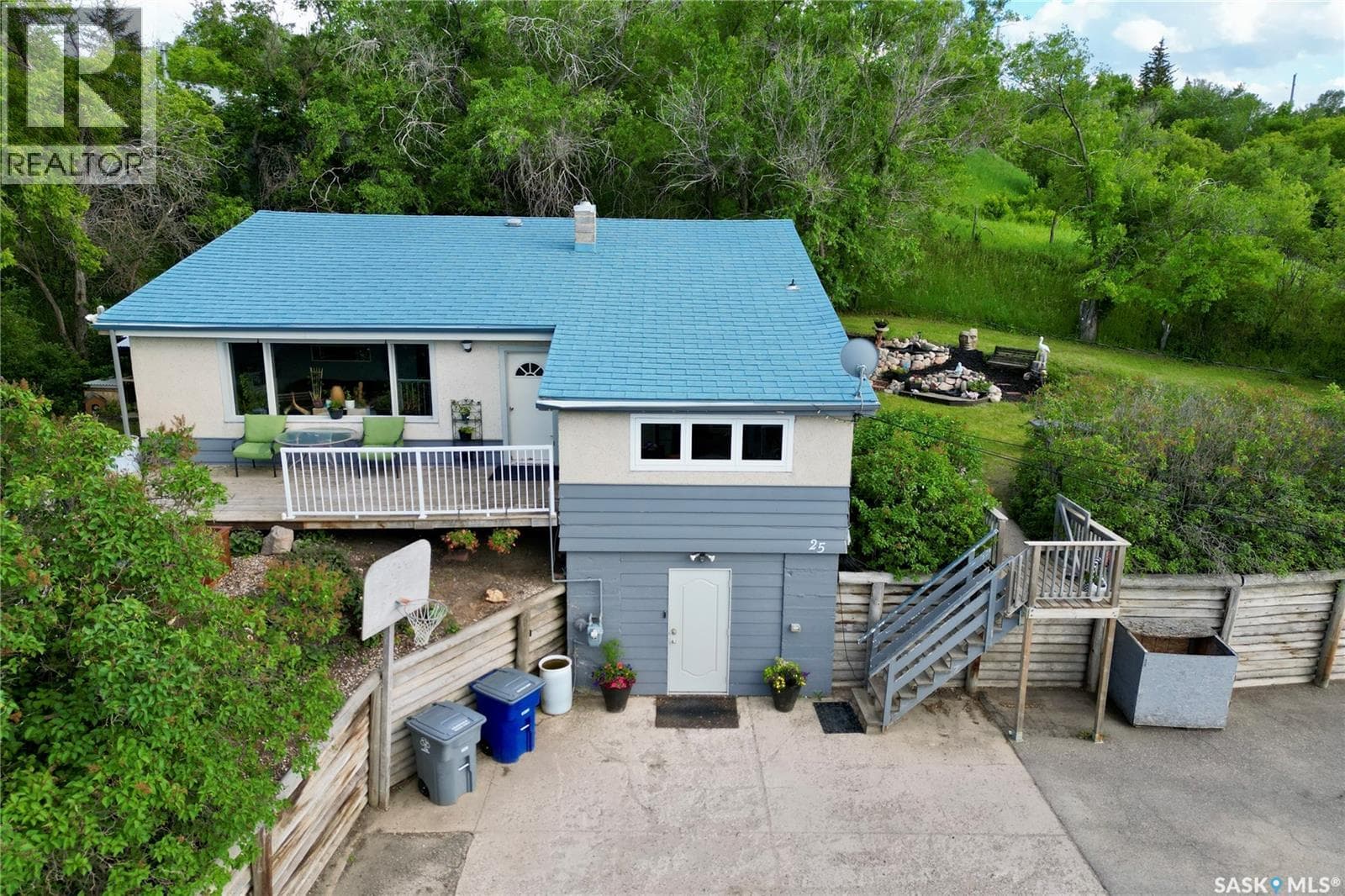 25 Qu'Appelle DRIVE W
