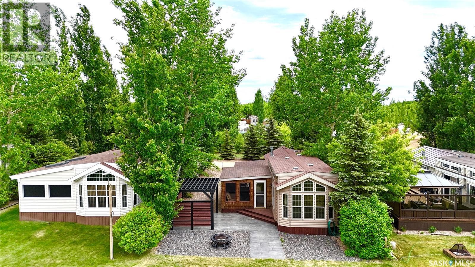 Lot 13  Hitchcock Hideaway