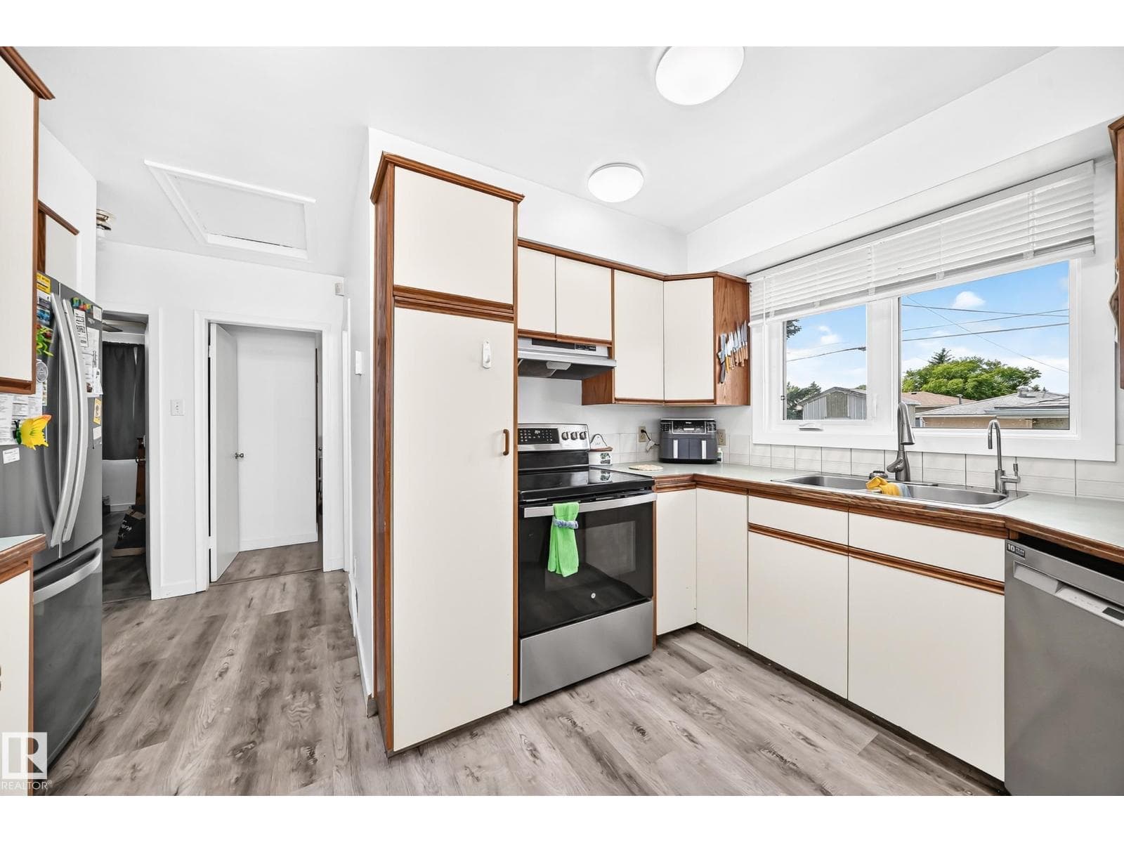 3 bed 2 bath single family at 13316 122 ST NW — $378,800 — photo 7