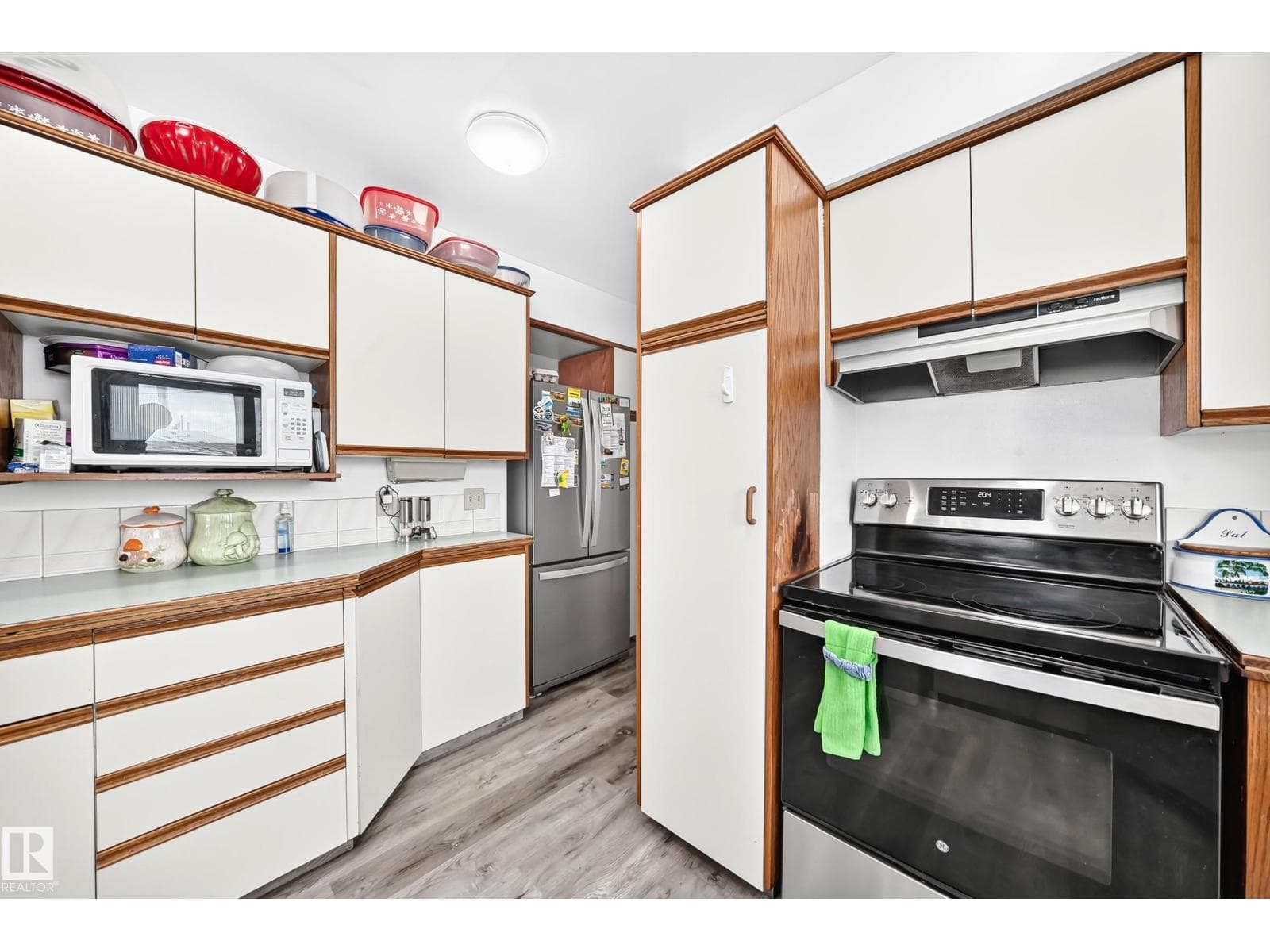 3 bed 2 bath single family at 13316 122 ST NW — $378,800 — photo 8
