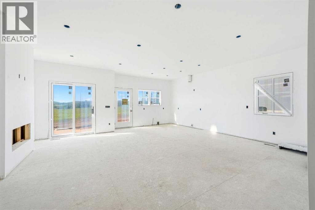 325 Flare Avenue SW — photo 5