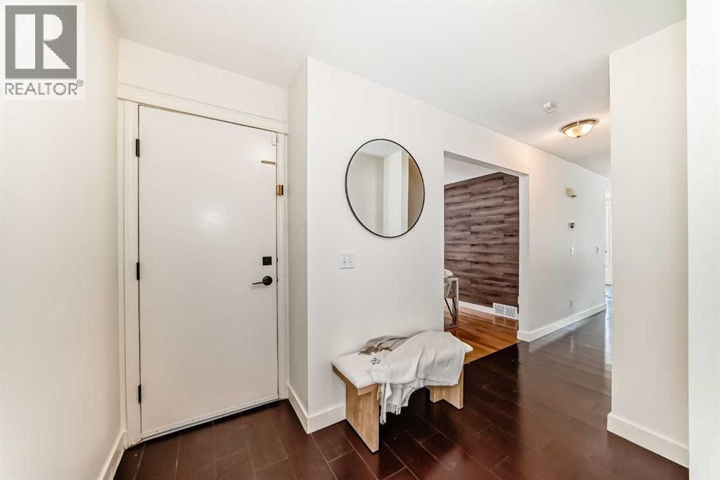 262 Coventry Court NE — photo 3