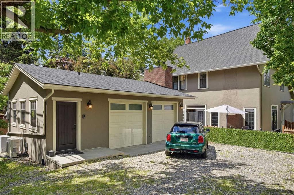 615 Crescent Boulevard SW — photo 2