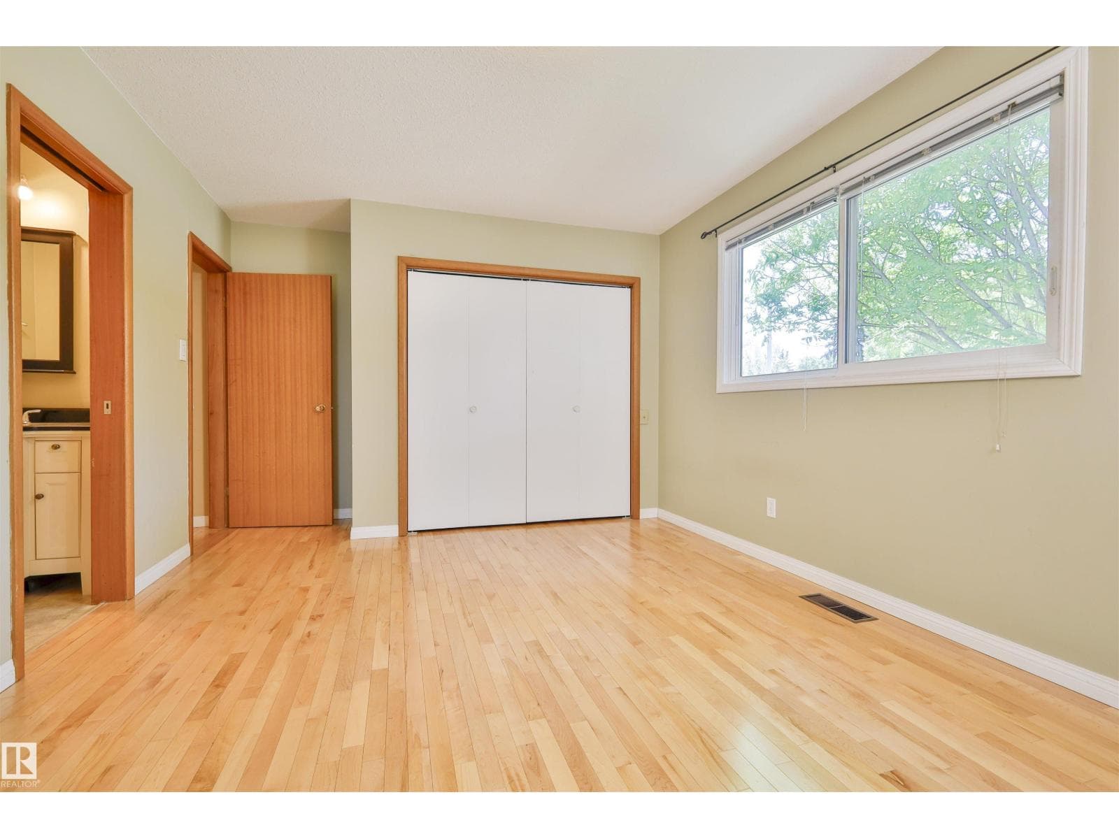 4015 120 ST NW — photo 5