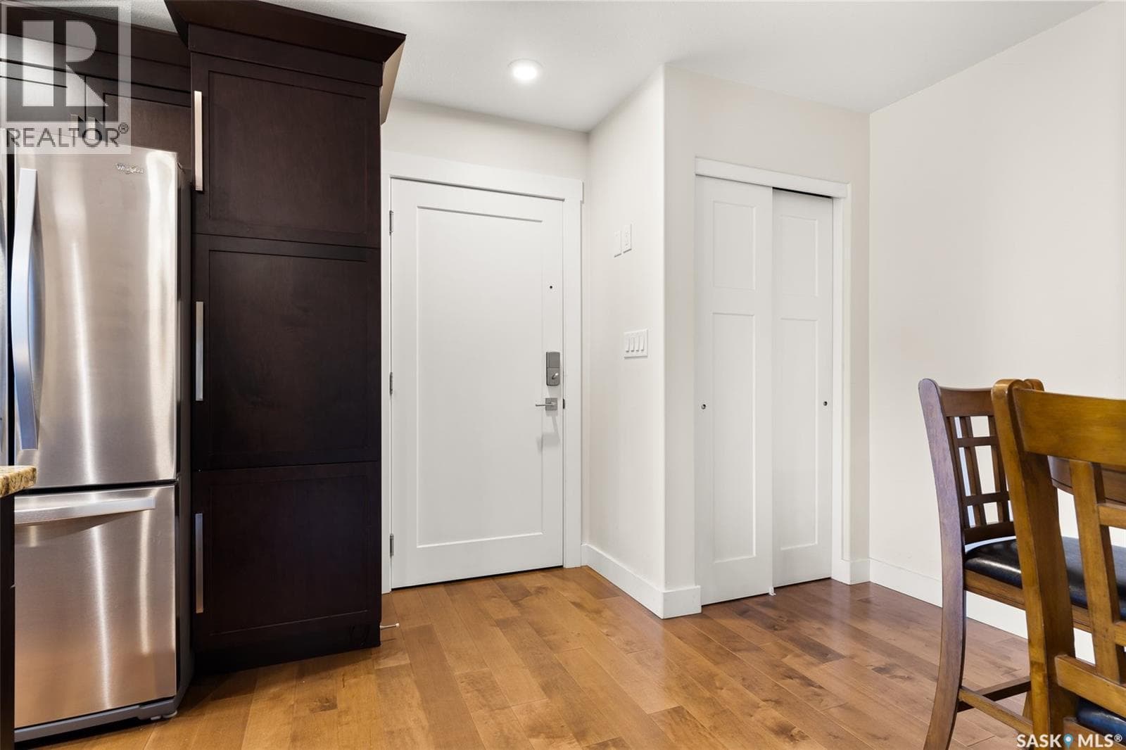 303 1863 Rae STREET — photo 3