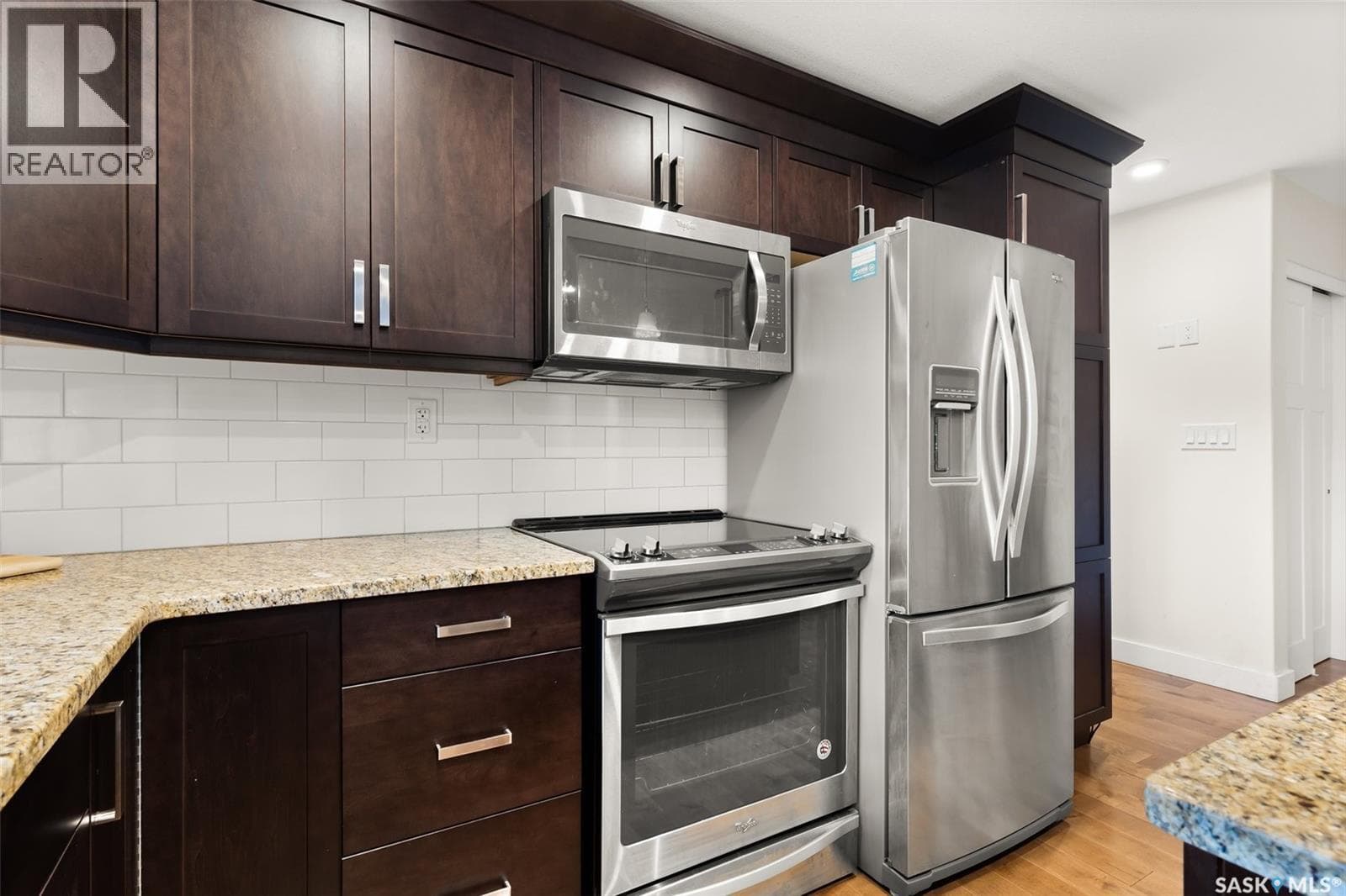 303 1863 Rae STREET — photo 5