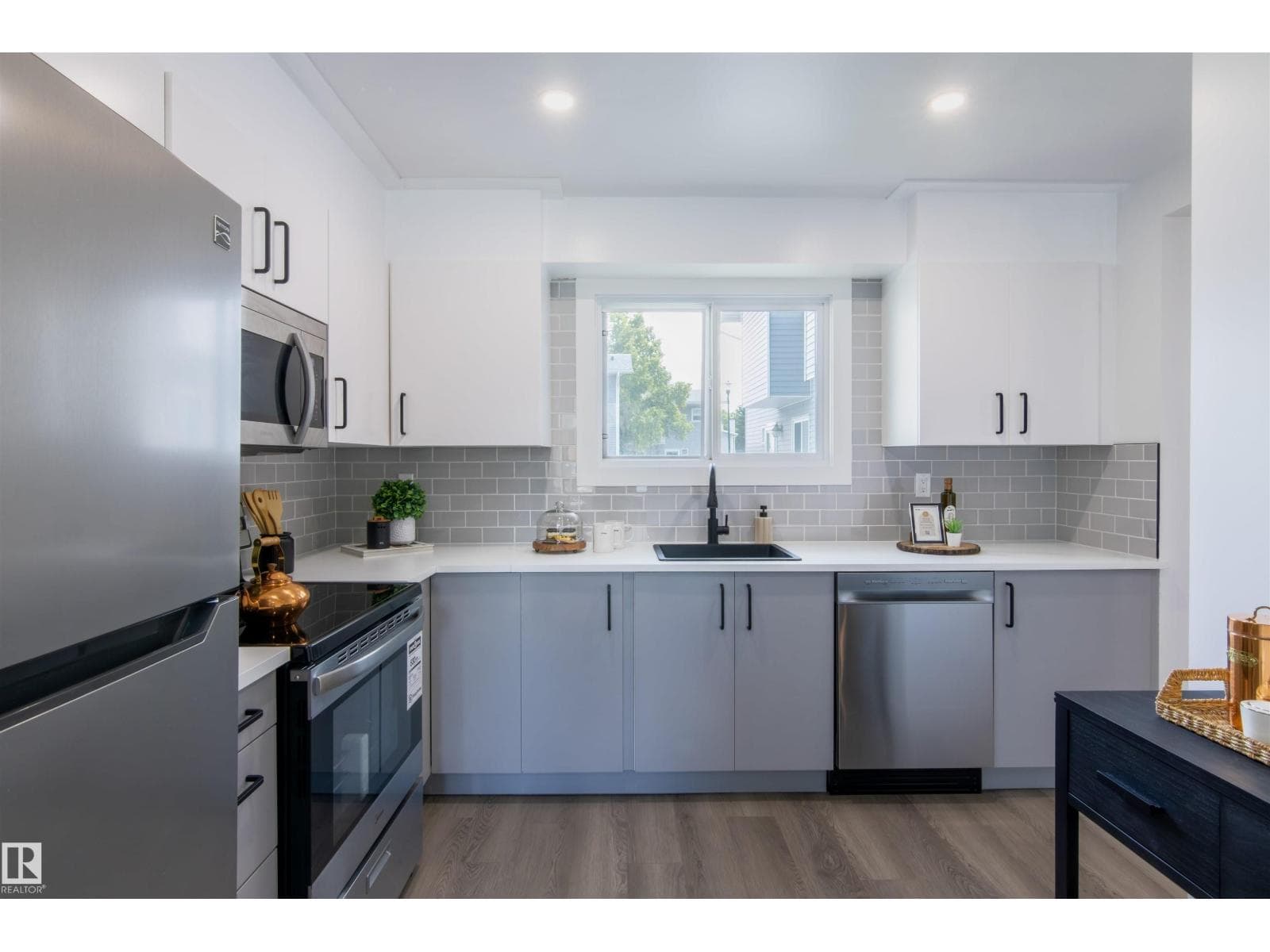 #33 15710 BEAUMARIS RD NW — photo 3